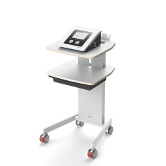 Abb. mit Gerätewagen mit GYMNA Combi 200